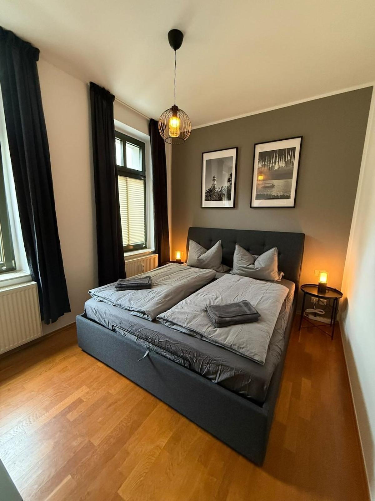 Waldstr 1 *