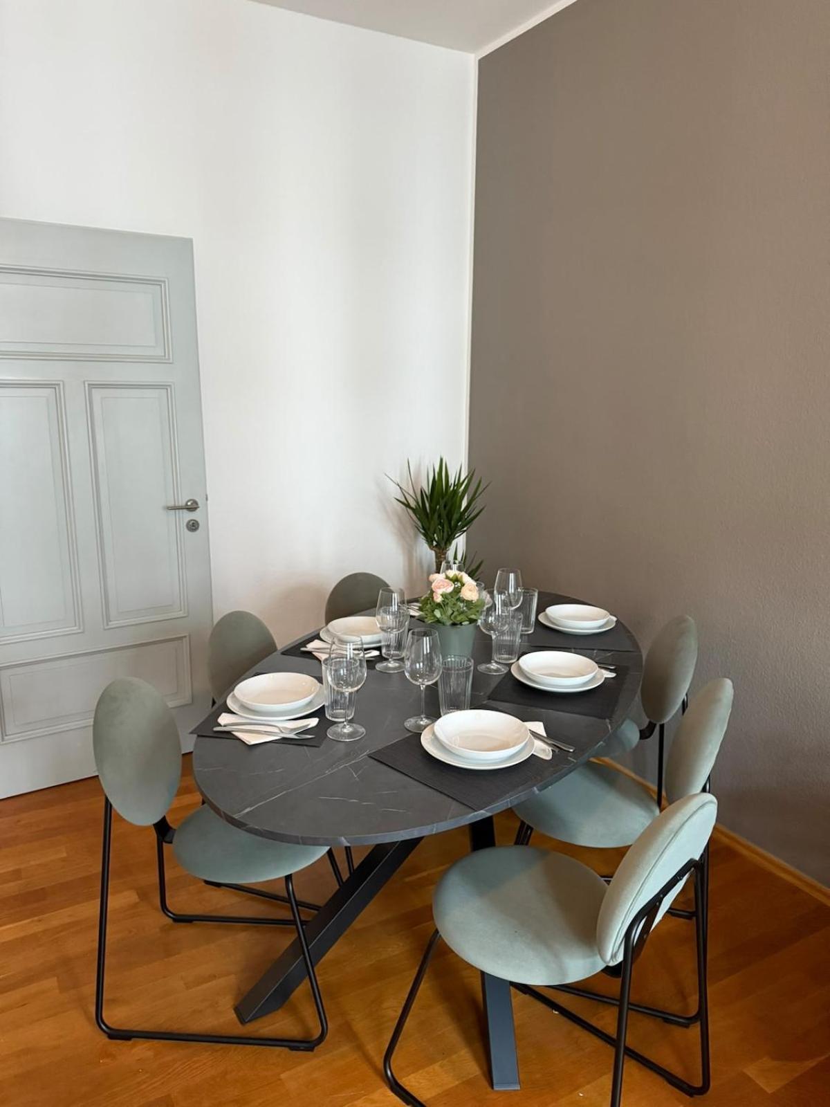 Waldstr 1 Apartment *
